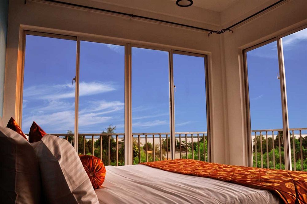 Onreech Hotel Seeduwa Eksteriør billede
